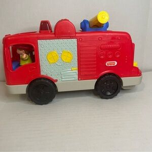 Fisher Price Little People Musical Red Fire Truck Lights Water Hose and Figures